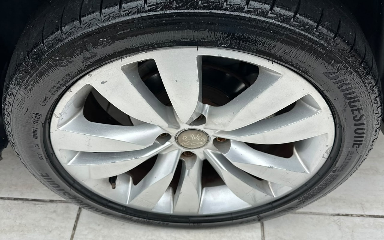 imagem-https://www.socarrao.com.br/sc-vehicle-images-prod/3908097/1789738480279-MzFkODA1YzItMWY2My00OTlmLTkwMzEtMmFkYTZiNmE1YzAyLmpwZw.jpg