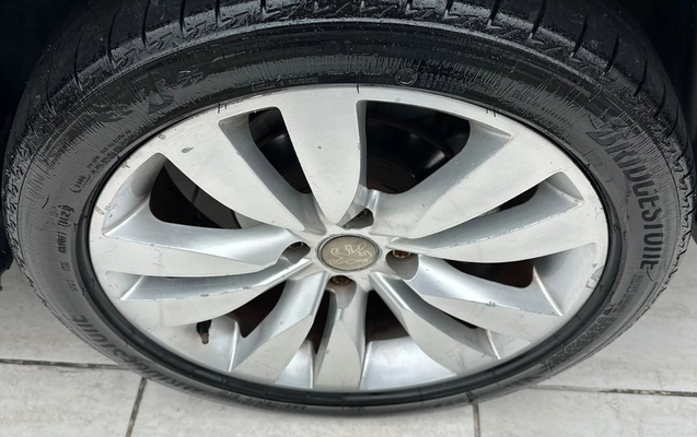 imagem-https://www.socarrao.com.br/sc-vehicle-images-prod/3908097/1789738480279-MzFkODA1YzItMWY2My00OTlmLTkwMzEtMmFkYTZiNmE1YzAyLmpwZw.jpg