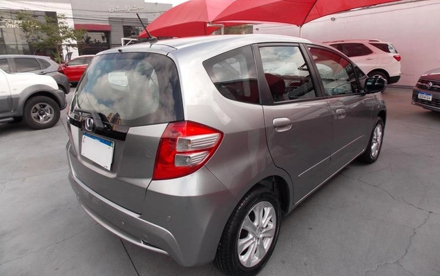 imagem-https://www.socarrao.com.br/sc-vehicle-images-prod/3908134/1789652335060-8485358_0_B_83367a90f4.jpeg