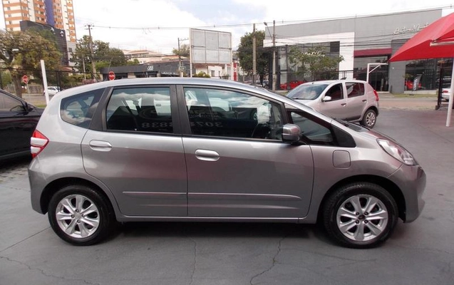 imagem-https://www.socarrao.com.br/sc-vehicle-images-prod/3908134/1789652335072-8485358_0_B_addb7b451b.jpeg