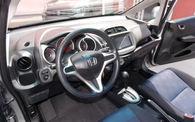 imagem-https://www.socarrao.com.br/sc-vehicle-images-prod/3908134/1789652335080-8485358_13_B_eac363dbb8.jpeg