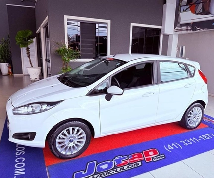 Ford Fiesta 1.5 16V Flex Mec. 5p 2015 Branco — foto 1 de 3