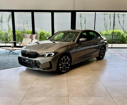 BMW 330e 2026 Cinza — foto 1 de 3