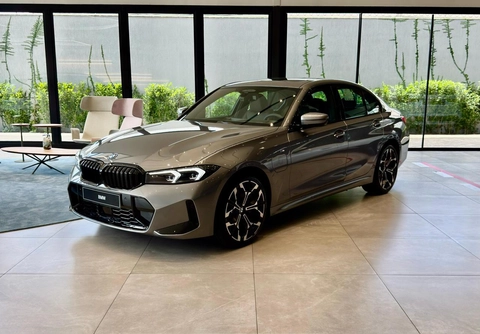 Bmw 330e 2026 Cinza — foto 1 de 3