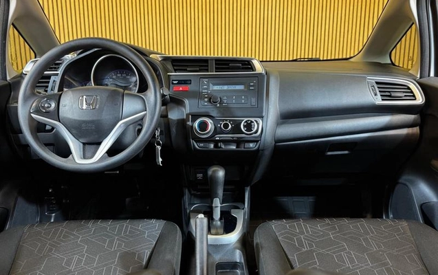 imagem-https://www.socarrao.com.br/sc-vehicle-images-prod/3908468/1789652884028-8440149_12_B_043ecdaaa7.jpeg