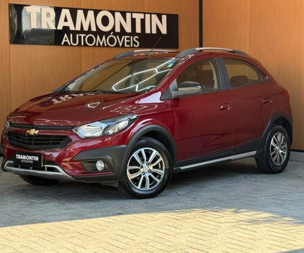 Chevrolet Onix 2018 Vermelho — foto 1 de 3