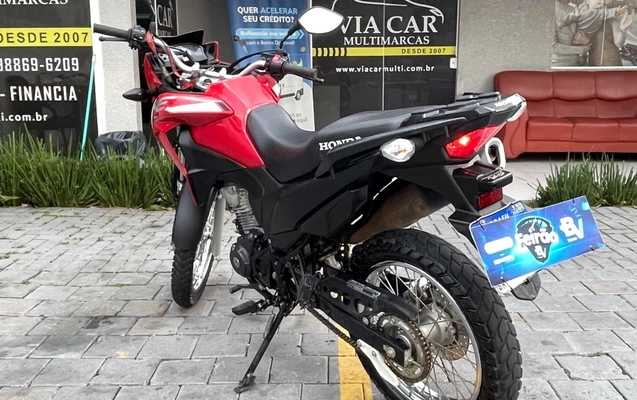 imagem-https://www.socarrao.com.br/sc-vehicle-images-prod/3908594/1789657849053-SU1HXzYzMDQuanBlZw.jpeg