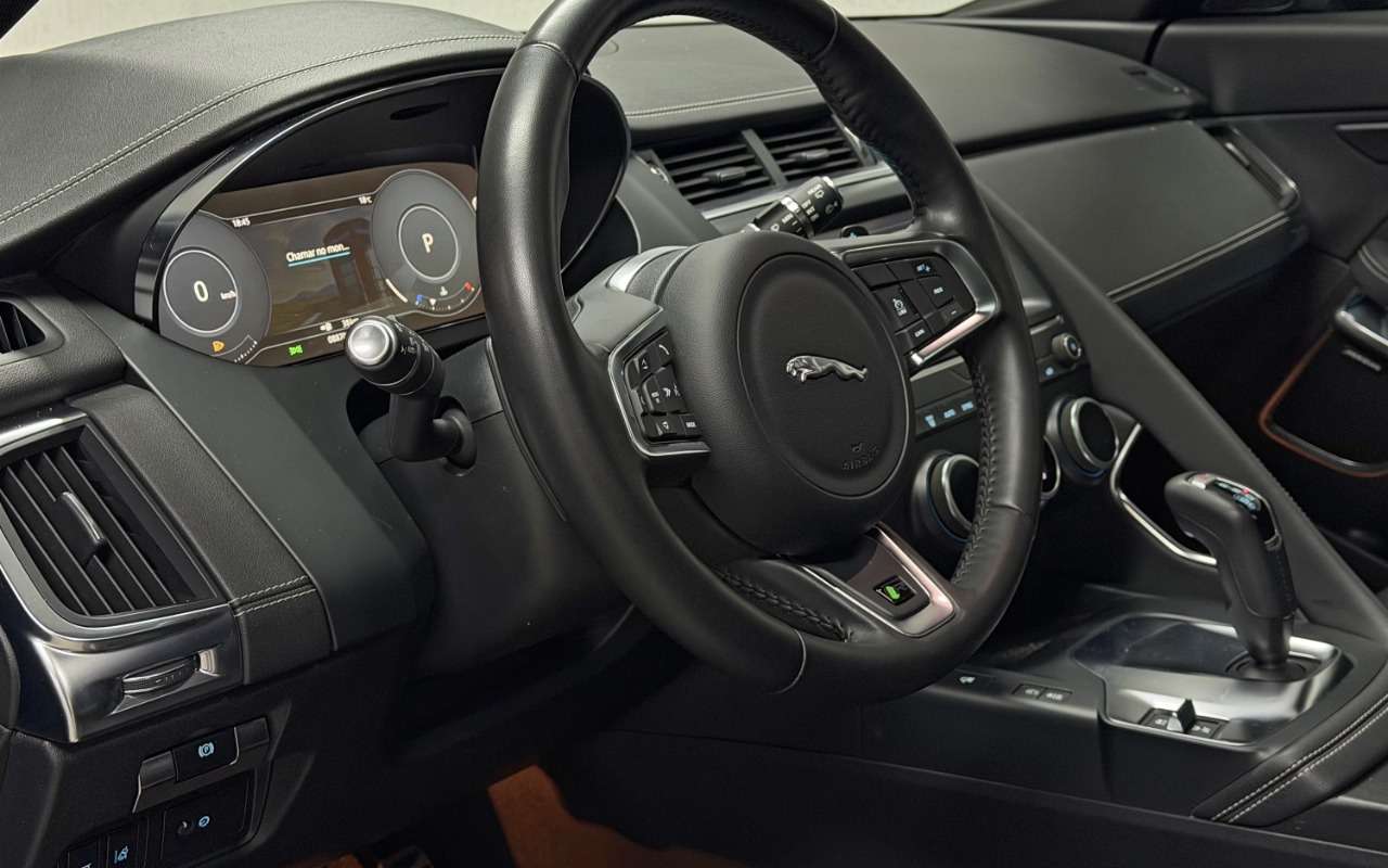imagem-https://www.socarrao.com.br/sc-vehicle-images-prod/3908772/1789653524786-aW1hZ2UwMDAwNS5qcGc.jpg