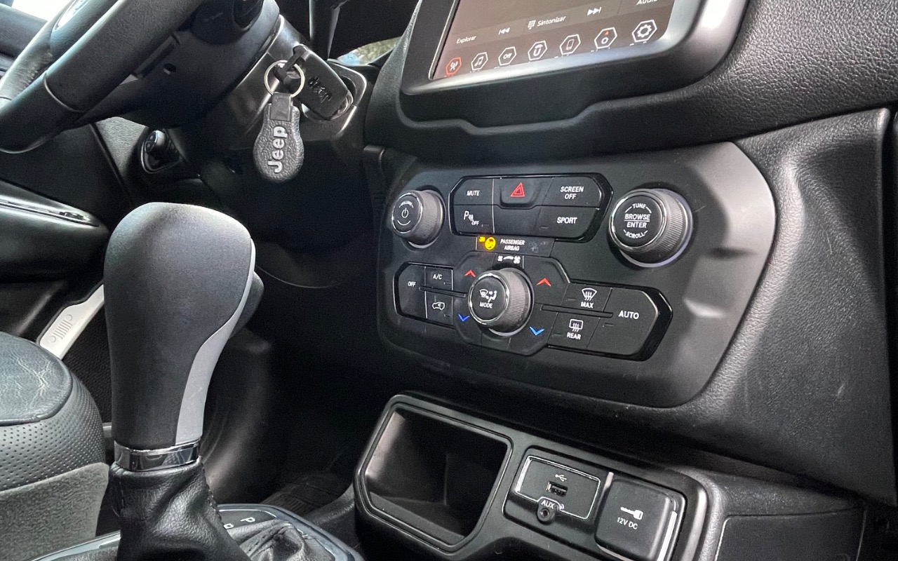 imagem-https://www.socarrao.com.br/sc-vehicle-images-prod/3909374/1789657960762-SU1HXzY0MDMuanBlZw.jpeg