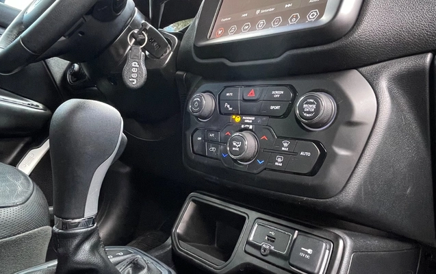 imagem-https://www.socarrao.com.br/sc-vehicle-images-prod/3909374/1789657960762-SU1HXzY0MDMuanBlZw.jpeg