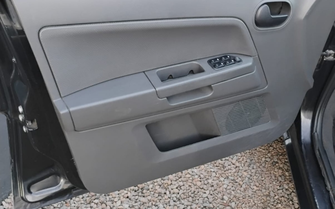 imagem-https://www.socarrao.com.br/sc-vehicle-images-prod/3909411/1789654754337-V2hhdHNBcHAgSW1hZ2UgMjAyNi0wOS0xNiBhdCAxNy41OS41NSAoMikuanBlZw.jpeg