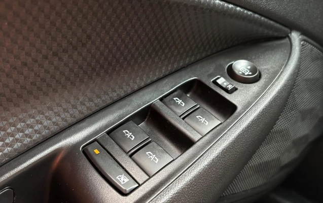 imagem-https://www.socarrao.com.br/sc-vehicle-images-prod/3909676/1789655388871-V2hhdHNBcHAgSW1hZ2UgMjAyNi0wOS0xNiBhdCAxMy4wNS4zMSAoMikuanBlZw.jpeg
