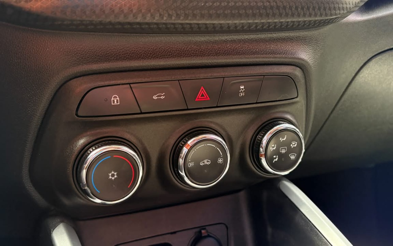 imagem-https://www.socarrao.com.br/sc-vehicle-images-prod/3909676/1789655389007-V2hhdHNBcHAgSW1hZ2UgMjAyNi0wOS0xNiBhdCAxMy4wNS4zMSAoNCkuanBlZw.jpeg