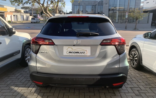 imagem-https://www.socarrao.com.br/sc-vehicle-images-prod/3909895/1789655646581-VjDmrsTcivyZMwHAmt49oCEeaWm7jmBKRmxH.jpg
