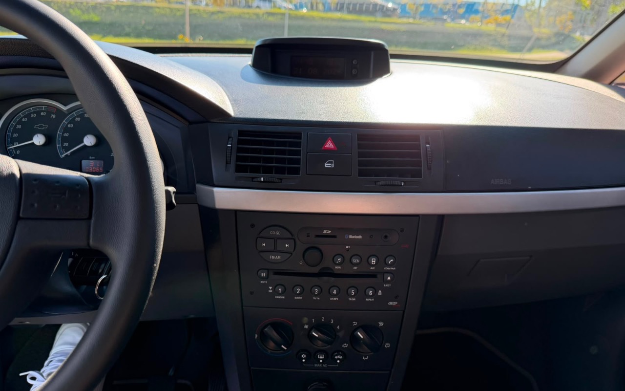 imagem-https://www.socarrao.com.br/sc-vehicle-images-prod/3910545/1789657306347-NTA3NmI5MTQtMGRhMi00YTc2LTg0MjktMTcwZDEzZmUwYWI1LmpwZWc.jpeg
