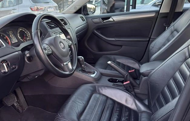 imagem-https://www.socarrao.com.br/sc-vehicle-images-prod/3910670/1789657479645-8485258_11_B_04ba4d4eb4.jpeg