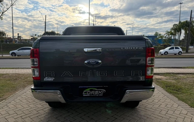 imagem-https://www.socarrao.com.br/sc-vehicle-images-prod/3910681/1789657512147-NGE4NDg5YTEtNGE5Ny00MDQ3LWI1MTYtN2VlMGI1NmIxNzdiLmpwZWc.jpeg