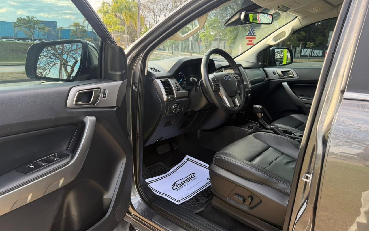 imagem-https://www.socarrao.com.br/sc-vehicle-images-prod/3910681/1789657512278-OTBmMGY2ZWYtNjE2ZC00ZTVmLTk0OTYtMDdiNWVkNDQ1NWU1LmpwZWc.jpeg