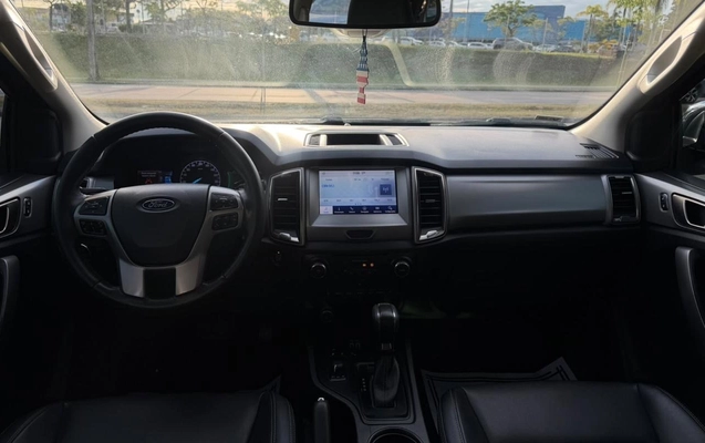 imagem-https://www.socarrao.com.br/sc-vehicle-images-prod/3910681/1789657512476-NmEzYjQ1YmEtMTc3MS00MjUxLWIyMjMtOTNmZGRiMjI5ZmEwLmpwZWc.jpeg