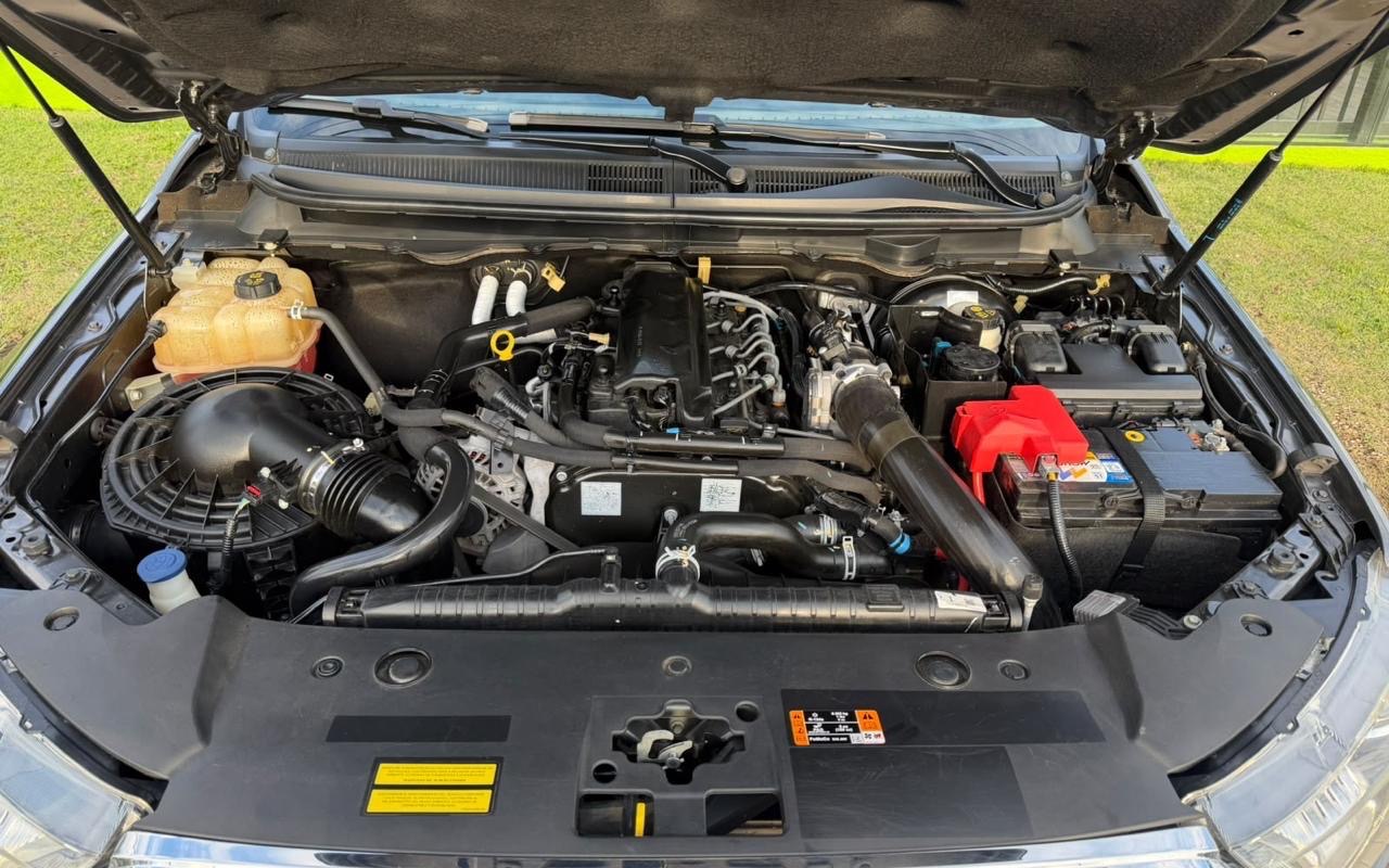 imagem-https://www.socarrao.com.br/sc-vehicle-images-prod/3910681/1789657513022-ZjMzYTg0N2QtMGE0ZS00ZjFmLWFiMTEtMmQwZmE4NTBmNWE4LmpwZWc.jpeg