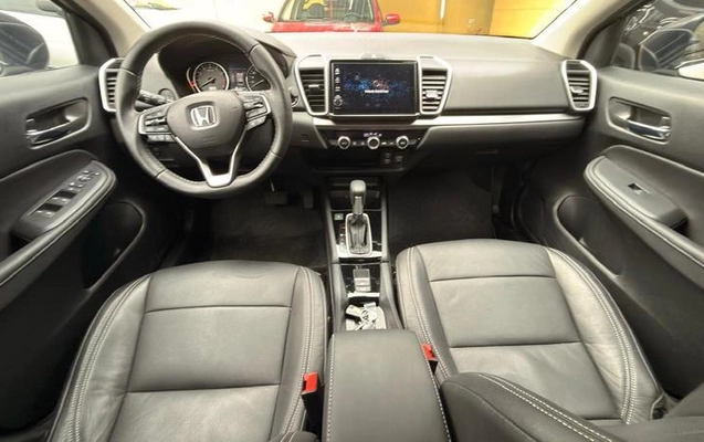 imagem-https://www.socarrao.com.br/sc-vehicle-images-prod/3910768/1789657748708-8485980_2_B_547b8ae92e.jpeg