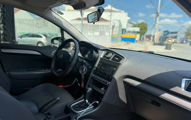 imagem-https://www.socarrao.com.br/sc-vehicle-images-prod/3910770/1789657869523-8485831_3_B_834a1afe5f.jpeg