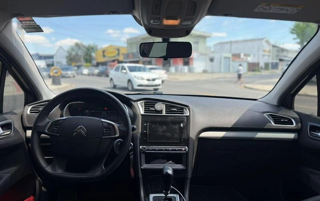 imagem-https://www.socarrao.com.br/sc-vehicle-images-prod/3910770/1789657869525-8485831_1_B_30672e0a72.jpeg