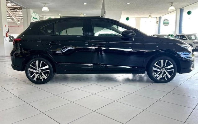 imagem-https://www.socarrao.com.br/sc-vehicle-images-prod/3911142/1789658753815-8467743_3_B_81b43da201.jpeg