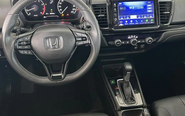 imagem-https://www.socarrao.com.br/sc-vehicle-images-prod/3911142/1789658753829-8467743_14_B_f81a6a3c86.jpeg