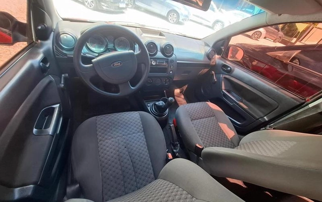 imagem-https://www.socarrao.com.br/sc-vehicle-images-prod/3911550/1789659939742-8486171_5_B_b4ece866eb.jpeg