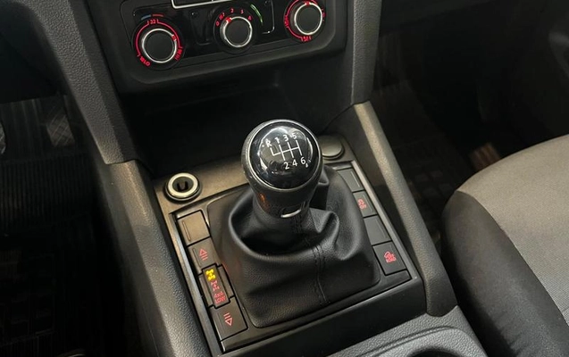 imagem-https://www.socarrao.com.br/sc-vehicle-images-prod/3911700/1789660022636-8073059_16_B_c8d8ff428d.jpeg