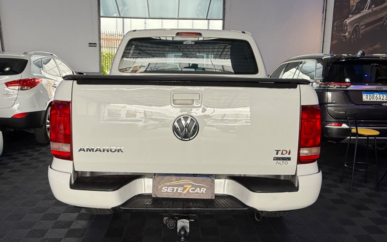 imagem-https://www.socarrao.com.br/sc-vehicle-images-prod/3911776/1789660173163-SU1HXzAwMjIuanBlZw.jpeg
