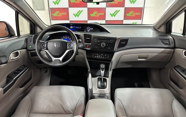 imagem-https://www.socarrao.com.br/sc-vehicle-images-prod/3911873/1789660525515-639d2c35-8b75-4a09-8499-b3e63b9b8386.jpg