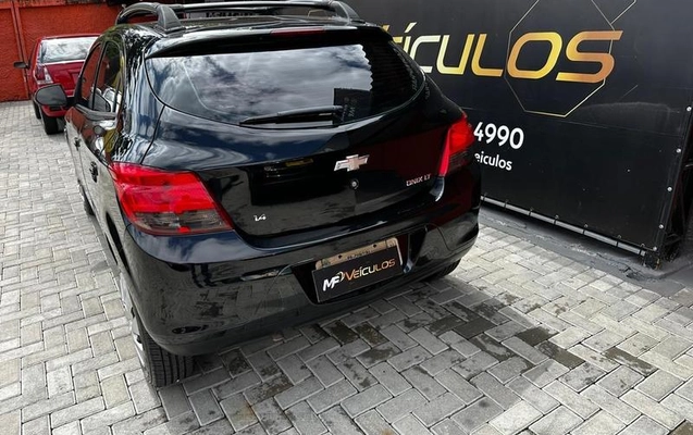 imagem-https://www.socarrao.com.br/sc-vehicle-images-prod/3911886/1789660622574-8486183_7_B_2e9062b187.jpeg
