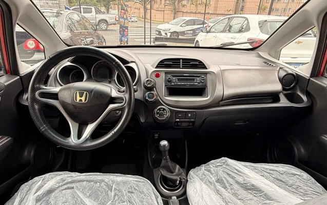 imagem-https://www.socarrao.com.br/sc-vehicle-images-prod/3912179/1789661161311-12_010530.jpg