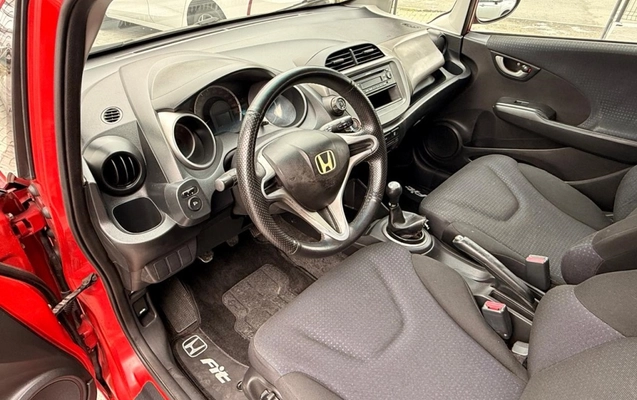imagem-https://www.socarrao.com.br/sc-vehicle-images-prod/3912179/1789661161313-13_010530.jpg