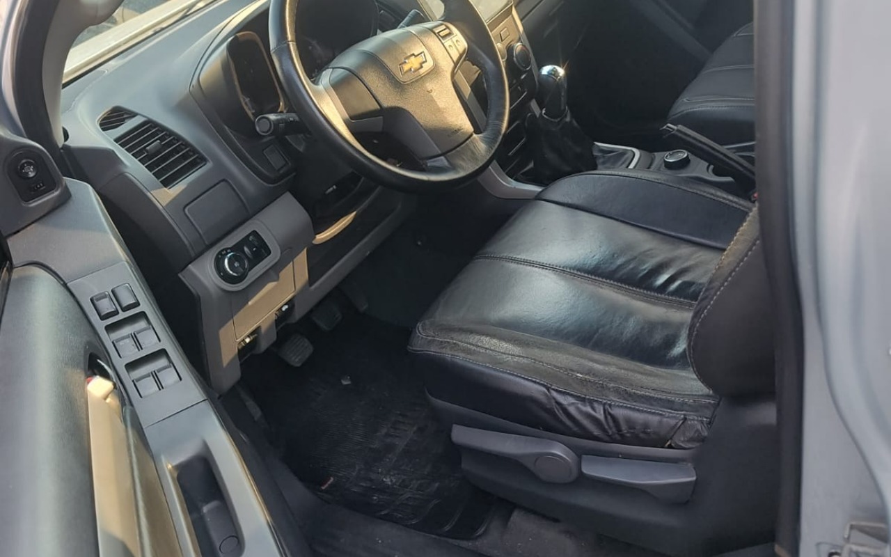 imagem-https://www.socarrao.com.br/sc-vehicle-images-prod/3912238/1789661428870-V2hhdHNBcHAgSW1hZ2UgMjAyNi0wOC0yOSBhdCAxNy4wMS4wOSAoNCkuanBlZw.jpeg