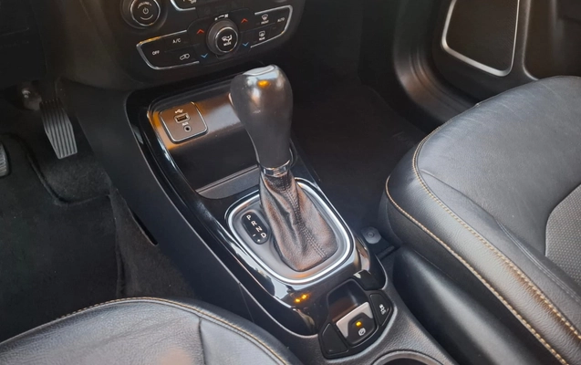 imagem-https://www.socarrao.com.br/sc-vehicle-images-prod/3912381/1789661844367-1_072038.jpg