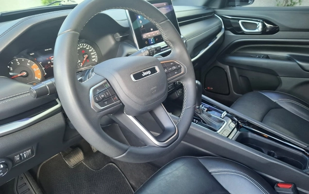 imagem-https://www.socarrao.com.br/sc-vehicle-images-prod/3912395/1789661860162-4_042106.jpg