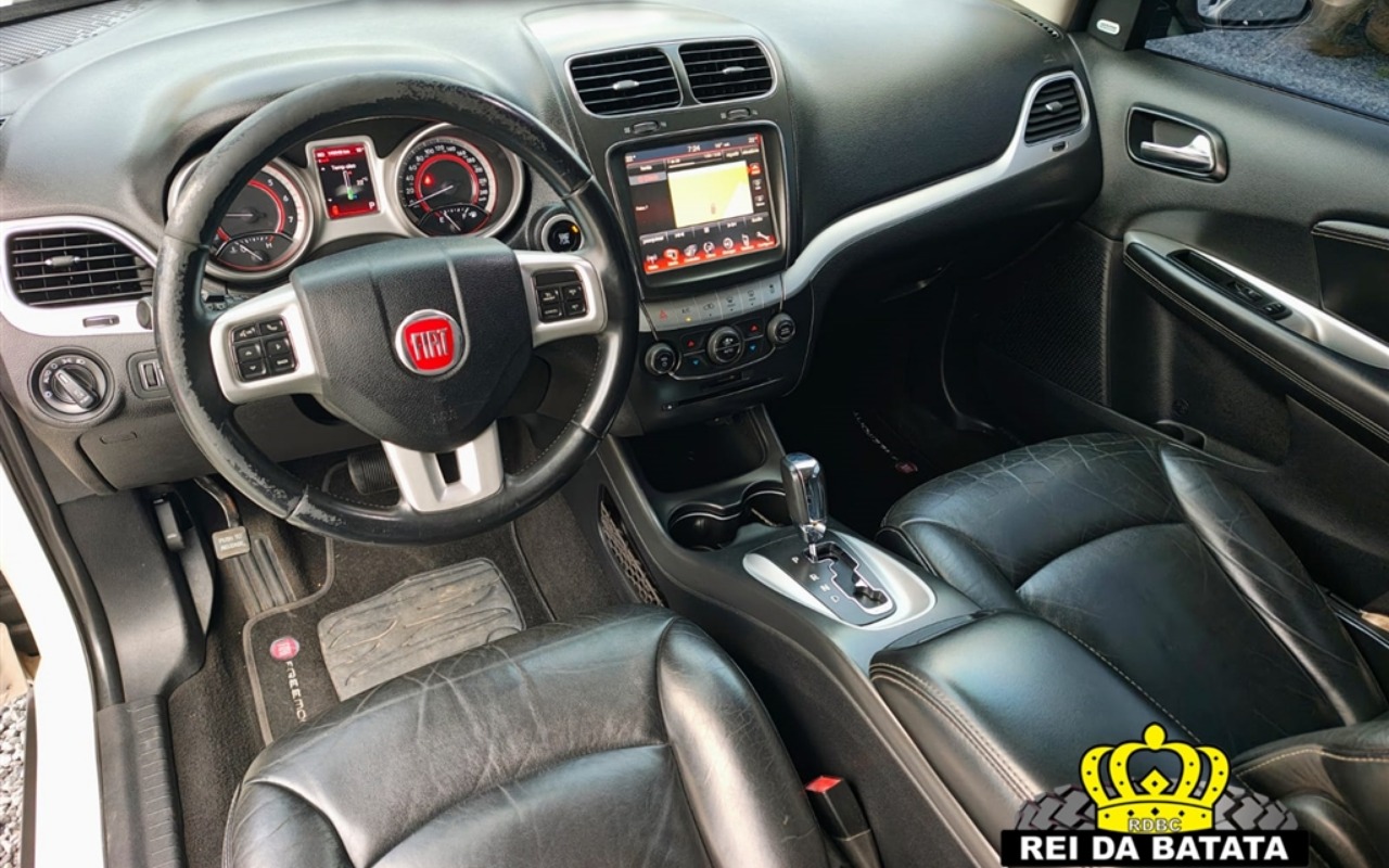 imagem-https://www.socarrao.com.br/sc-vehicle-images-prod/3912484/1789661947665-OC5qcGc.jpg