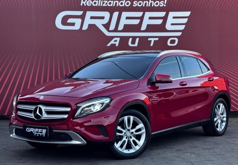 Mercedes-Benz GLA 200 2015 Vermelho — foto 1 de 3