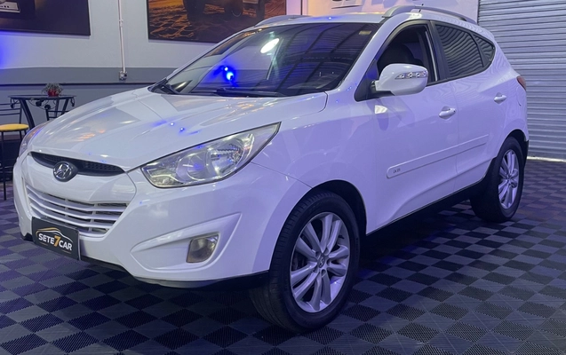 imagem-https://www.socarrao.com.br/sc-vehicle-images-prod/3912918/1789662822963-SU1HXzk3NzAuanBlZw.jpeg