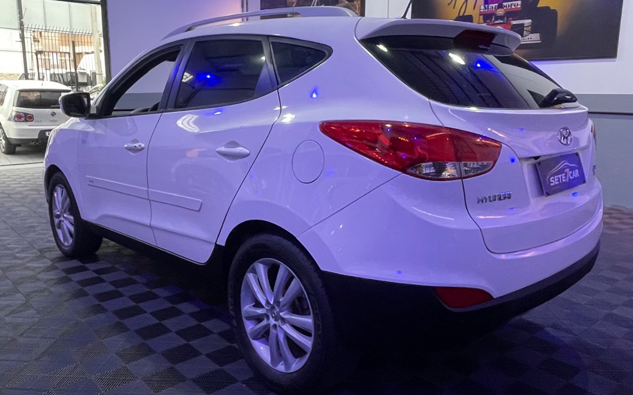 imagem-https://www.socarrao.com.br/sc-vehicle-images-prod/3912918/1789662823164-SU1HXzk3NzUuanBlZw.jpeg