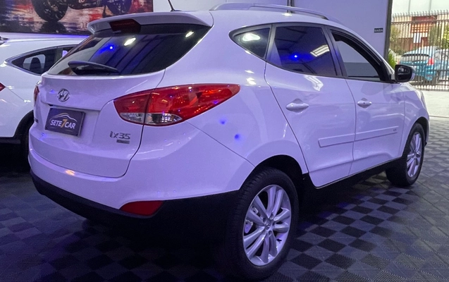 imagem-https://www.socarrao.com.br/sc-vehicle-images-prod/3912918/1789662823646-SU1HXzk3NzMuanBlZw.jpeg