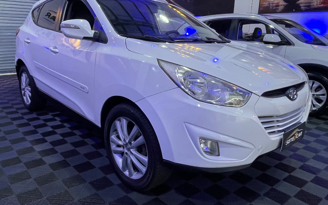 imagem-https://www.socarrao.com.br/sc-vehicle-images-prod/3912918/1789662823771-SU1HXzk3NzIuanBlZw.jpeg