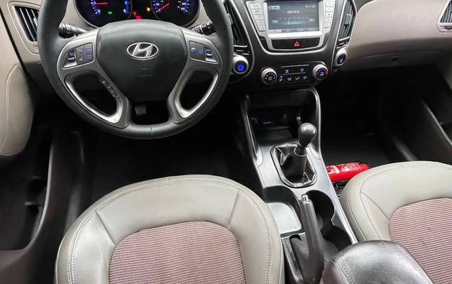 imagem-https://www.socarrao.com.br/sc-vehicle-images-prod/3912918/1789662823909-SU1HXzk3ODAuanBlZw.jpeg