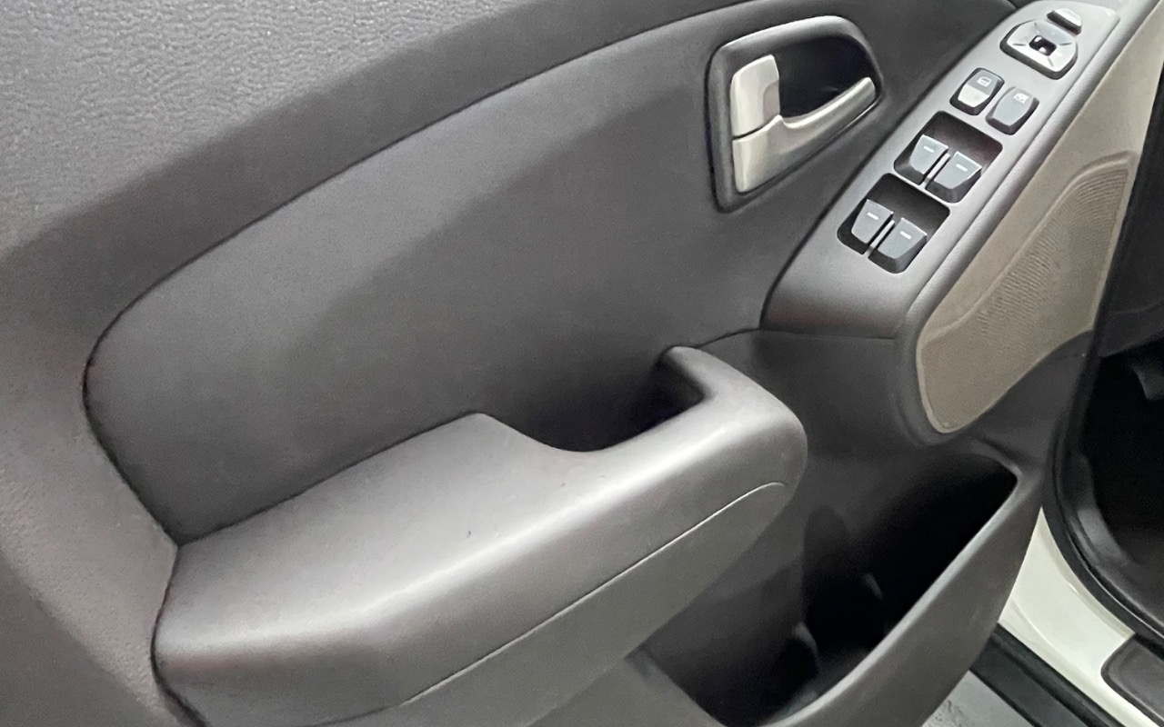 imagem-https://www.socarrao.com.br/sc-vehicle-images-prod/3912918/1789662824439-SU1HXzk3NzYuanBlZw.jpeg