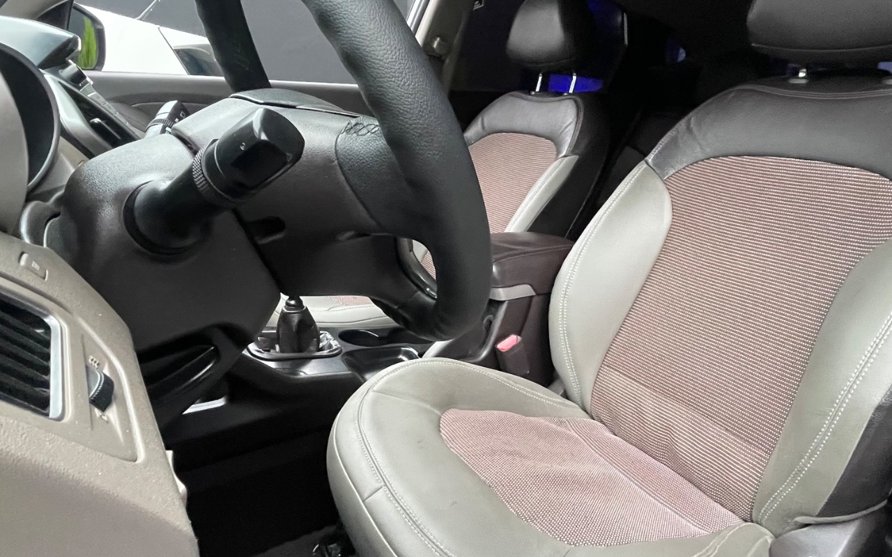 imagem-https://www.socarrao.com.br/sc-vehicle-images-prod/3912918/1789662824700-SU1HXzk3NzguanBlZw.jpeg