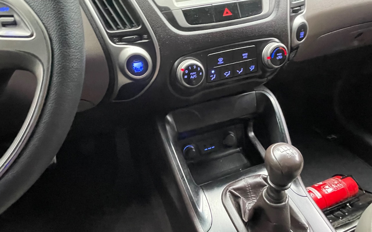 imagem-https://www.socarrao.com.br/sc-vehicle-images-prod/3912918/1789662824795-SU1HXzk3ODMuanBlZw.jpeg