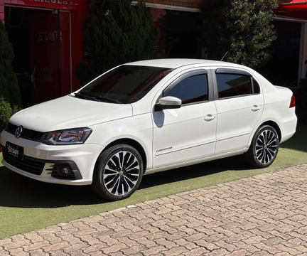 Volkswagen Voyage 2017 Branco — foto 1 de 3